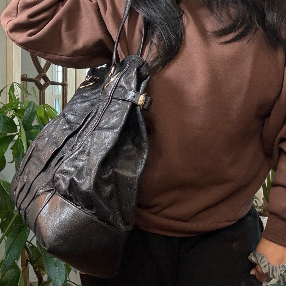 GUCCI Guccissima Leather Shoulder Bag Black Silver Hardware | Authentic - Picture 4 of 13